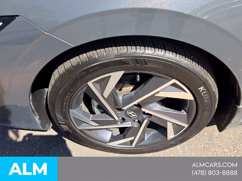 Certified 2025 Hyundai Elantra Sport FWD image 3