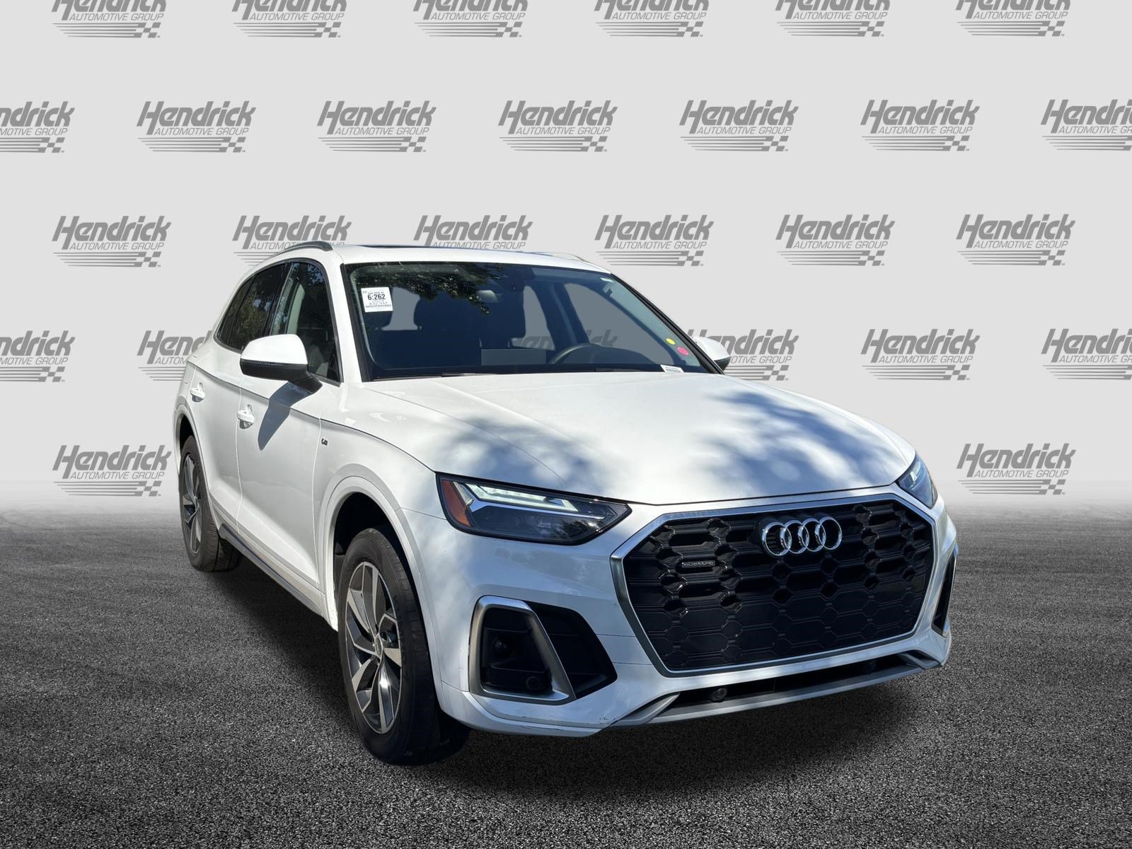 Used 2023 Audi Q5 2.0T Premium w/ Convenience Package AWD/4WD image 2