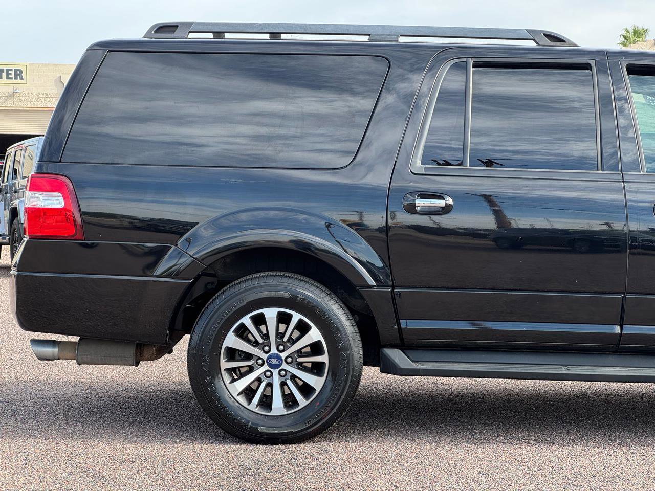 Used 2016 Ford Expedition EL XLT image 17