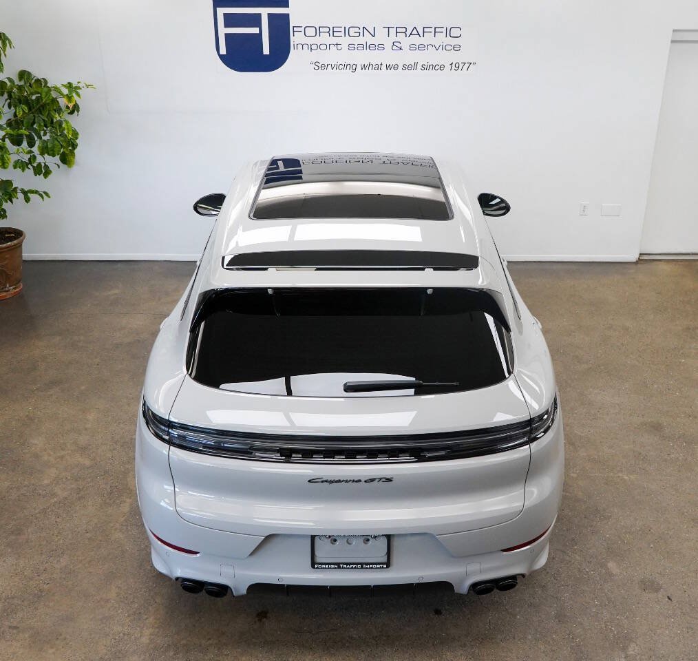 Used 2025 Porsche Cayenne GTS AWD/4WD image 26