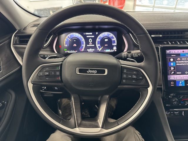Used 2023 Jeep Grand Cherokee Limited image 34