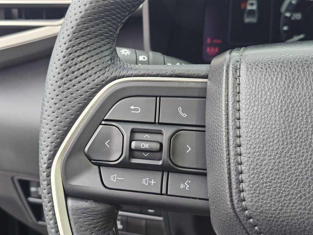 Used 2025 Toyota Tundra Limited image 31