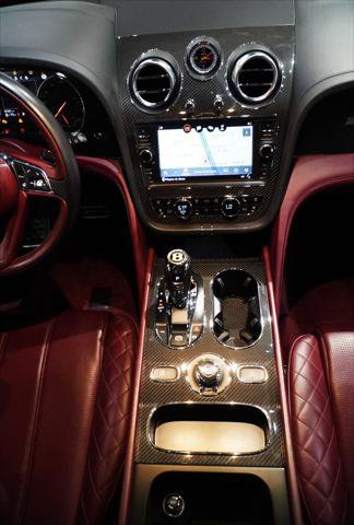 Used 2020 Bentley Bentayga AWD/4WD image 16