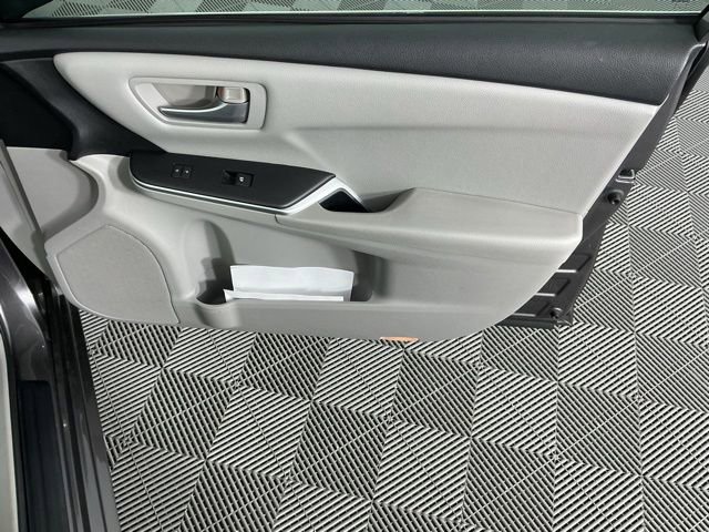 Used 2015 Toyota Camry LE FWD image 13