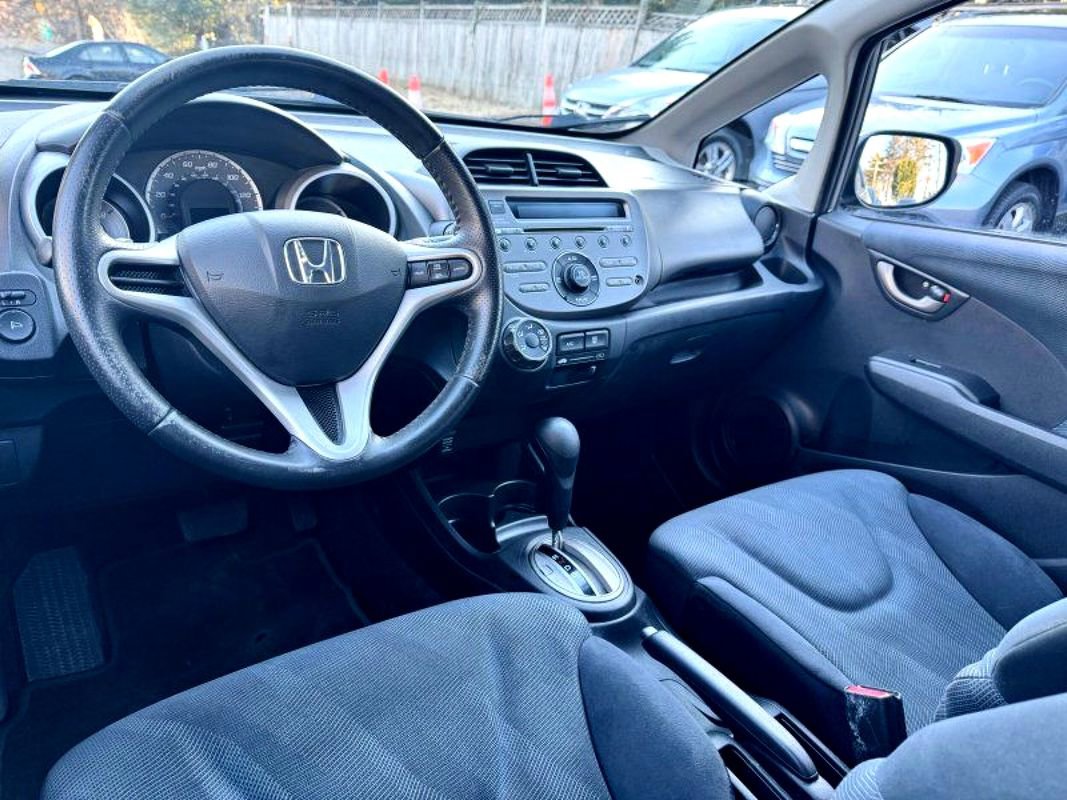 Used 2010 Honda Fit Sport image 10