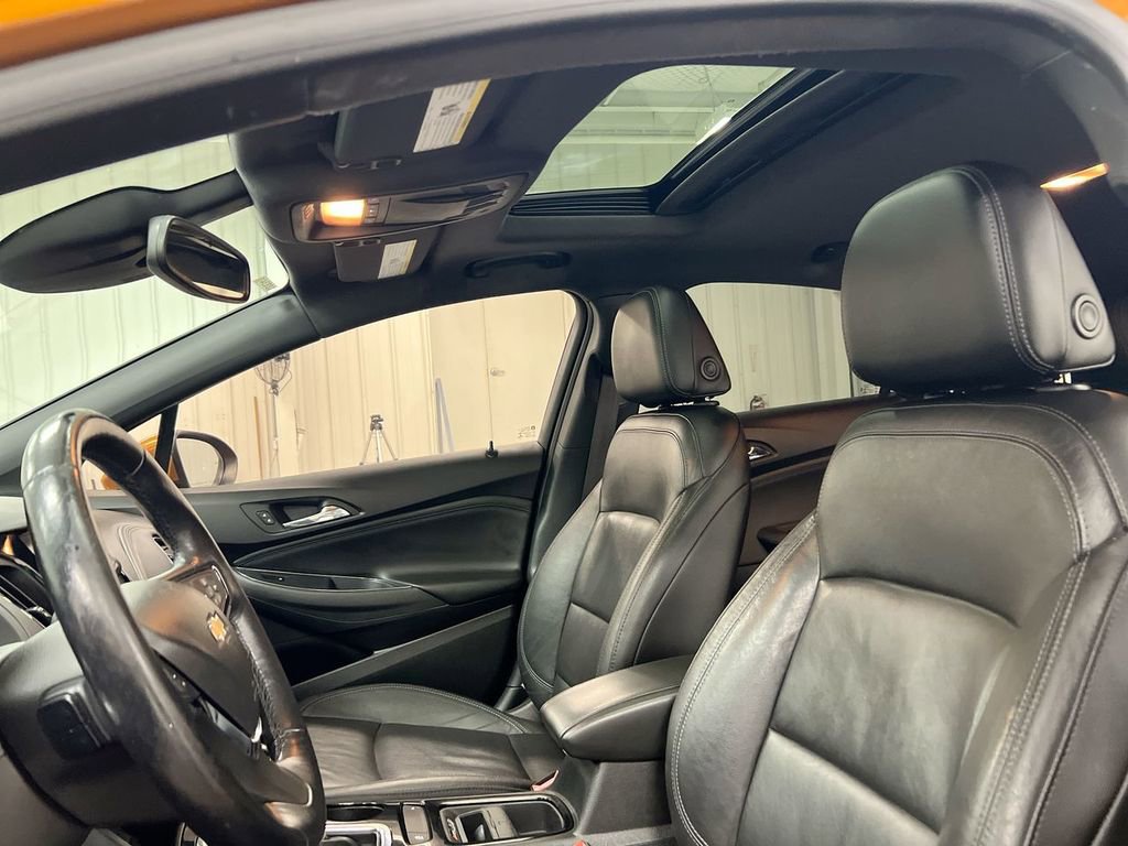 Used 2017 Chevrolet Cruze Premier FWD image 20