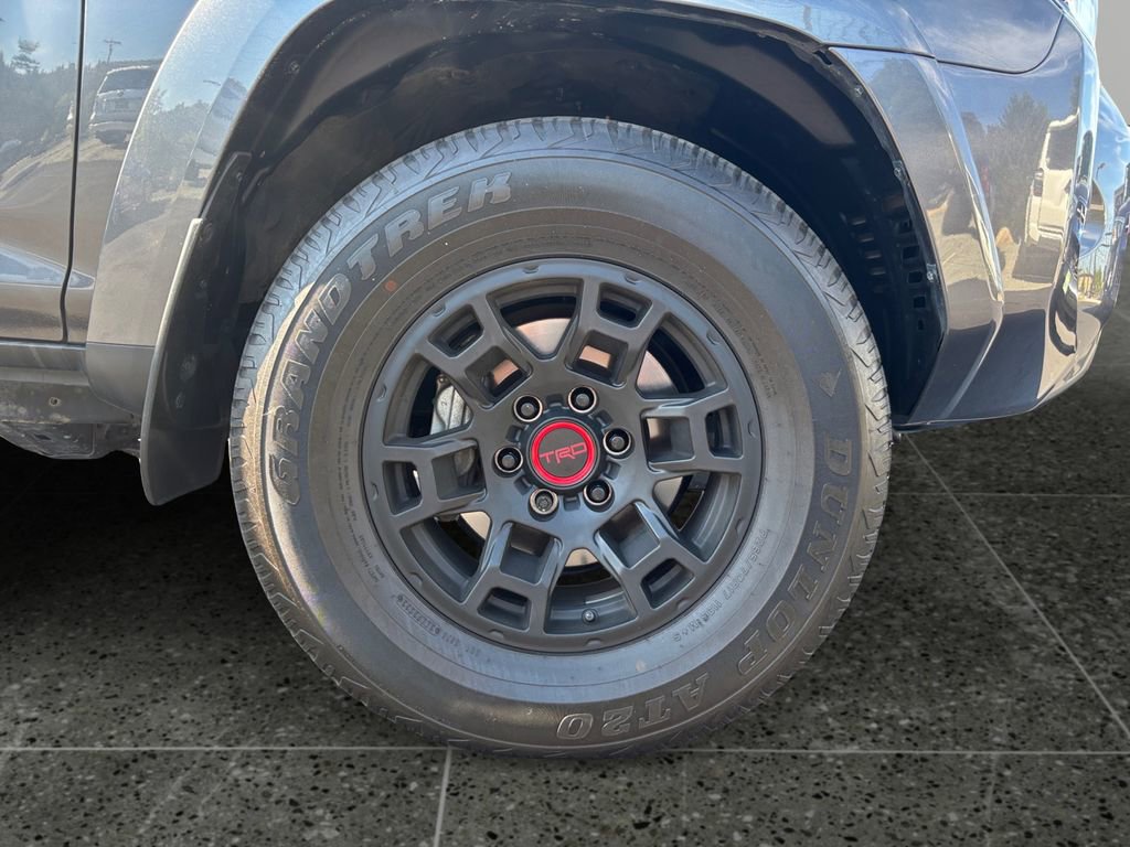 Used 2022 Toyota 4Runner SR5 Premium image 10