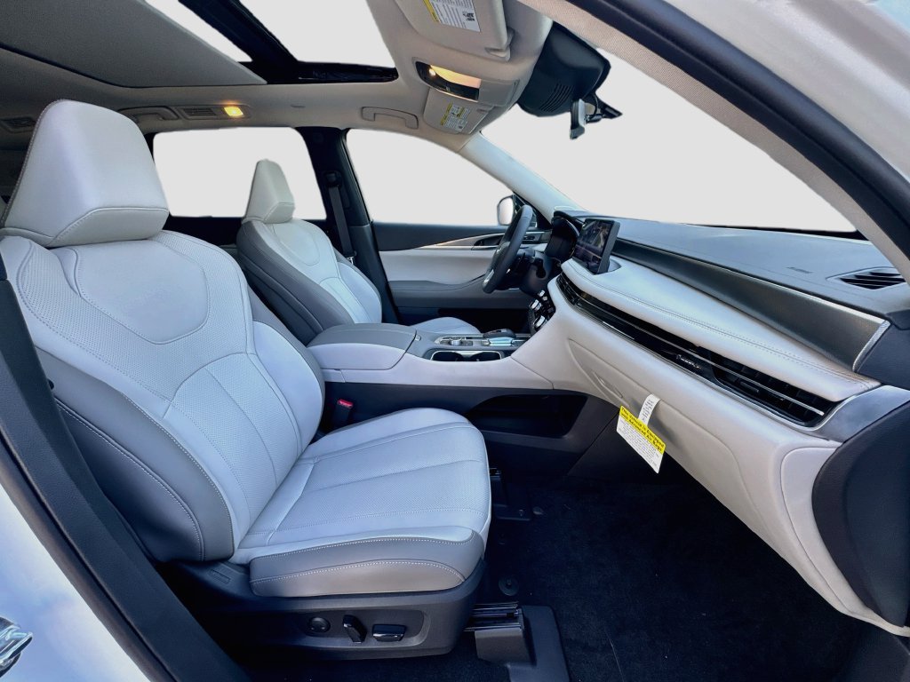 New 2027 INFINITI QX60 Luxe w/ Cargo Package FWD image 31