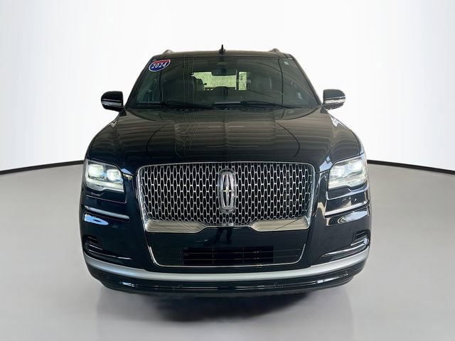 Used 2024 Lincoln Navigator Premiere image 3