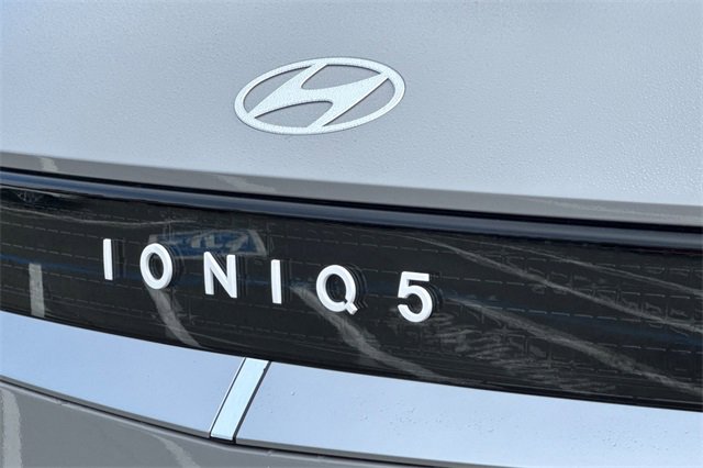 New 2026 Hyundai Ioniq 5 SEL image 9