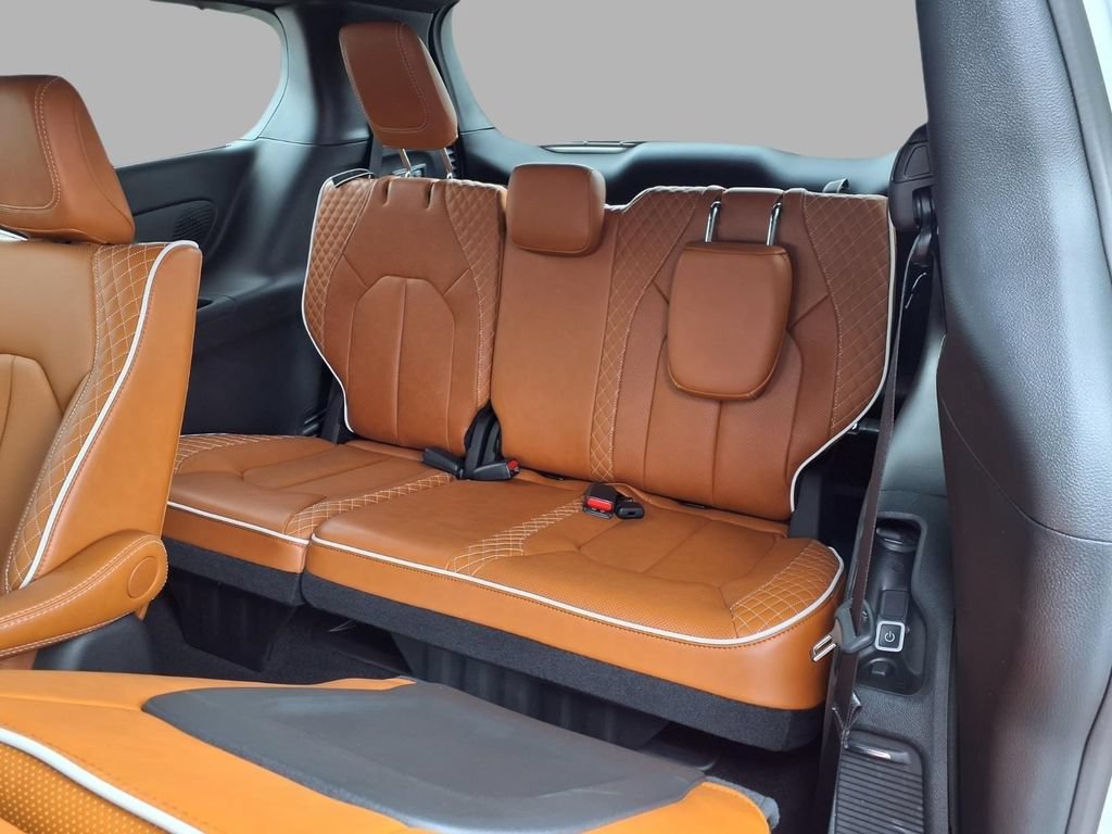New 2026 Chrysler Pacifica Pinnacle AWD/4WD image 25