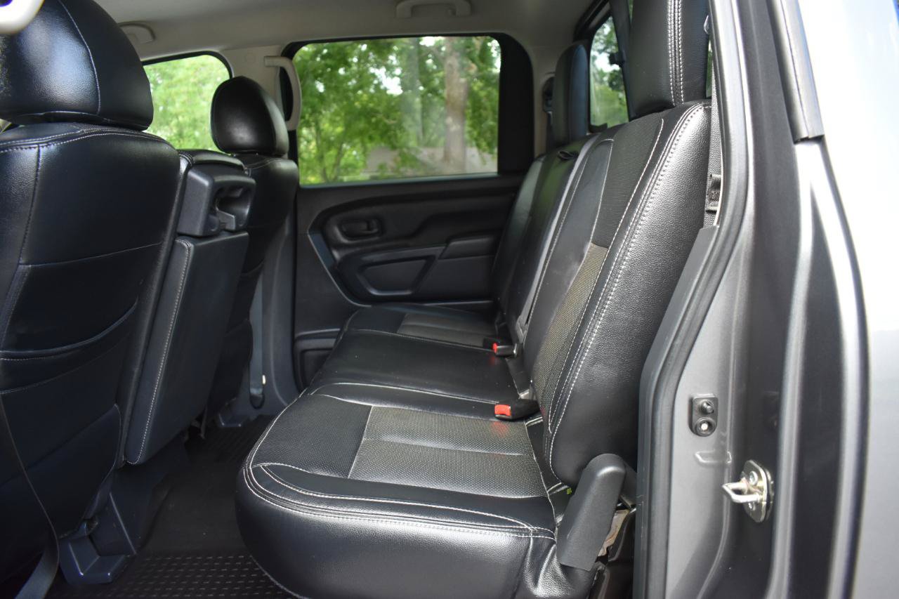 Used 2019 Nissan Titan S AWD/4WD image 16