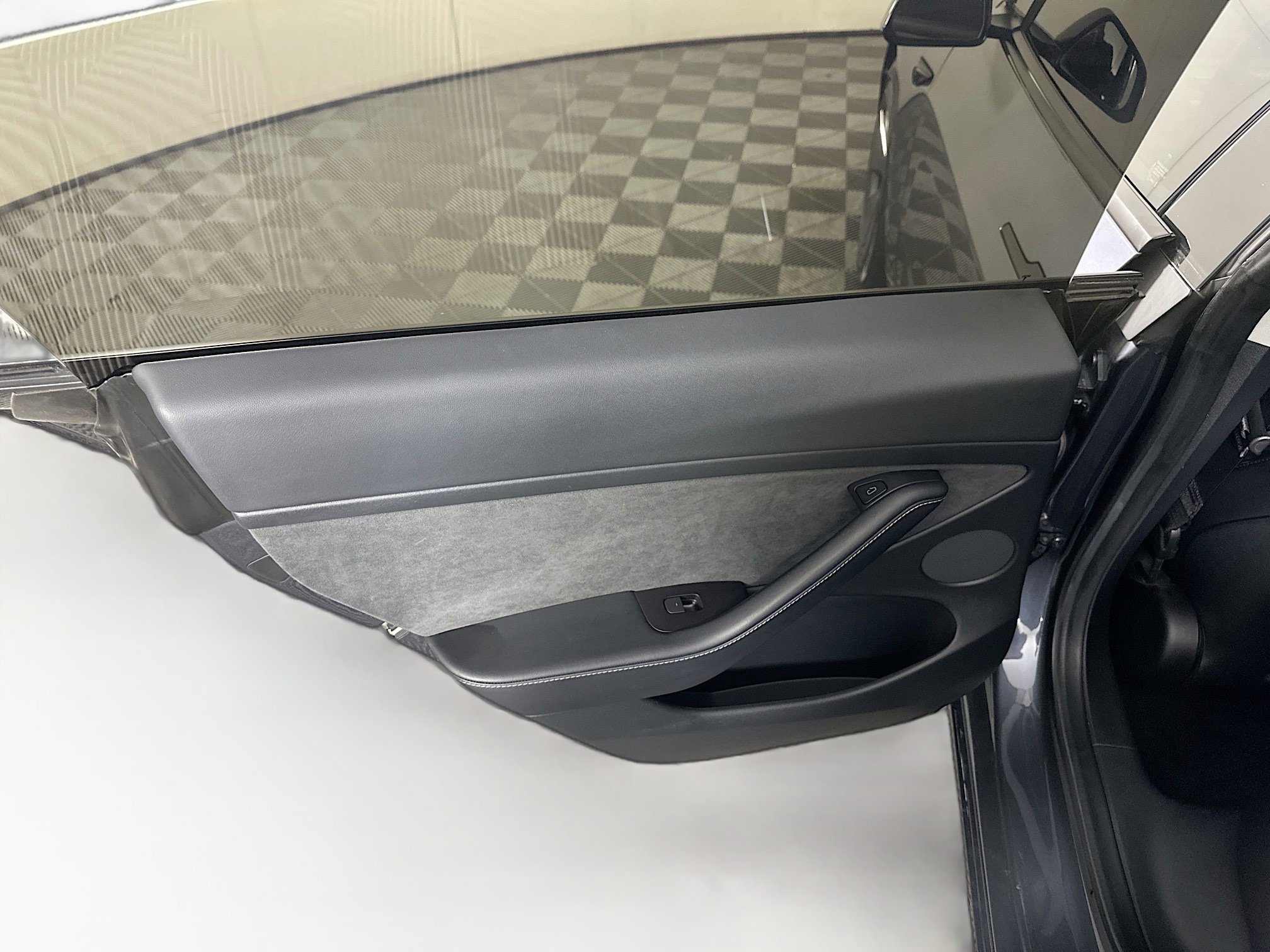 Used 2022 Tesla Model 3 Long Range AWD/4WD image 25