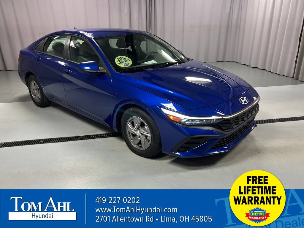 Used 2025 Hyundai Elantra SE FWD image 1