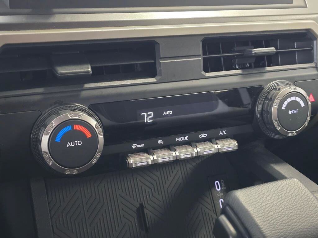 Certified 2024 Toyota Tacoma TRD Off-Road AWD/4WD image 31