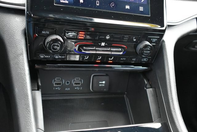 Used 2024 Jeep Grand Cherokee Altitude AWD/4WD image 21