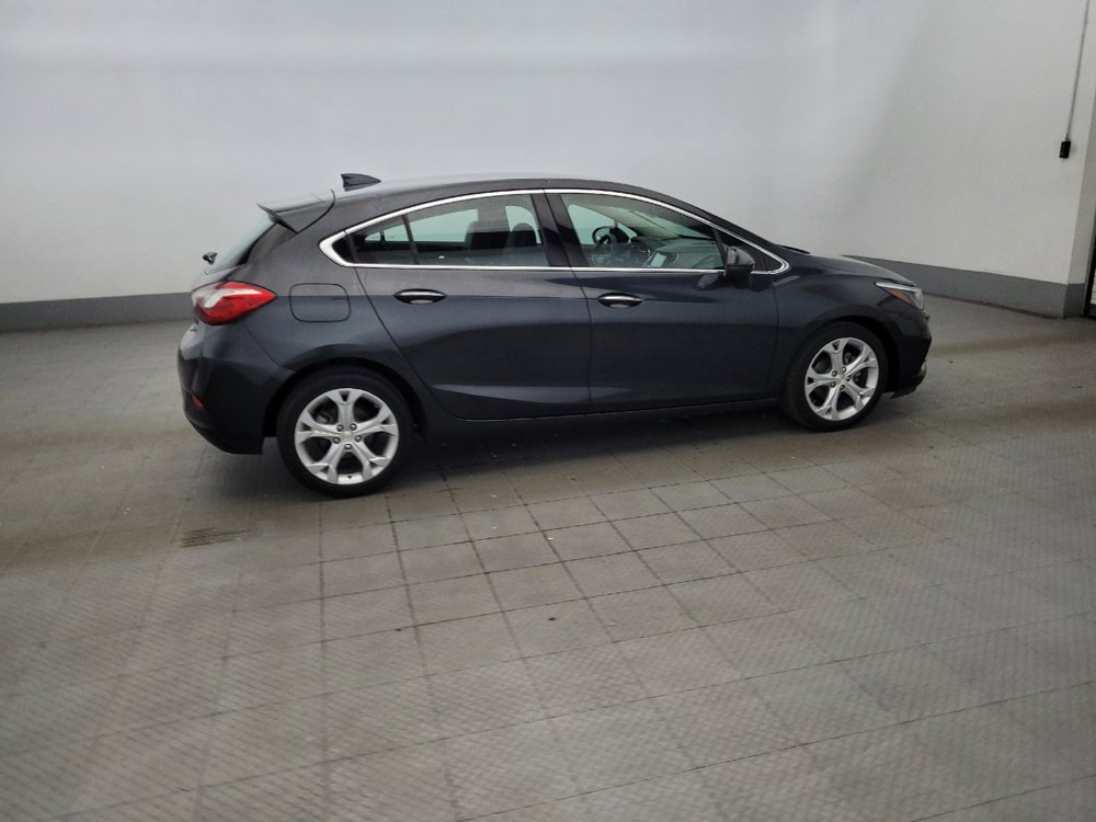 Used 2018 Chevrolet Cruze Premier FWD image 10