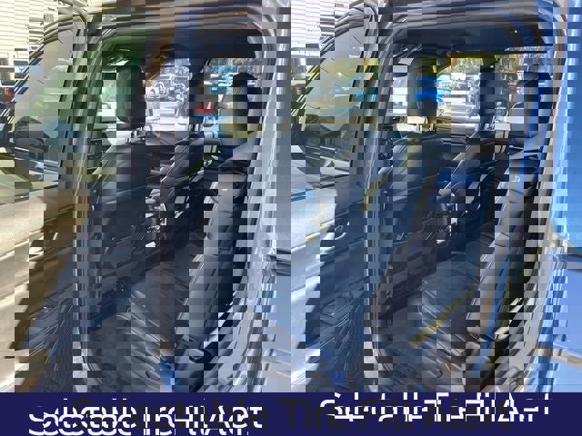 Used 2024 Jeep Grand Cherokee L Altitude image 13