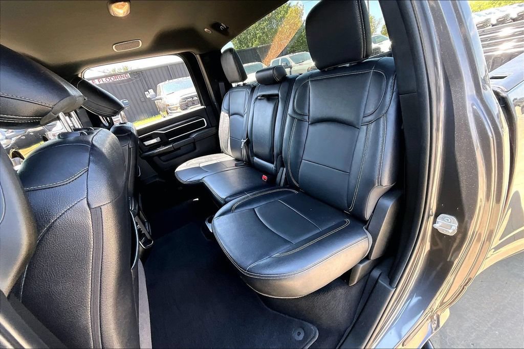 Used 2024 RAM 3500 Big Horn w/ Sport Appearance Package AWD/4WD image 27
