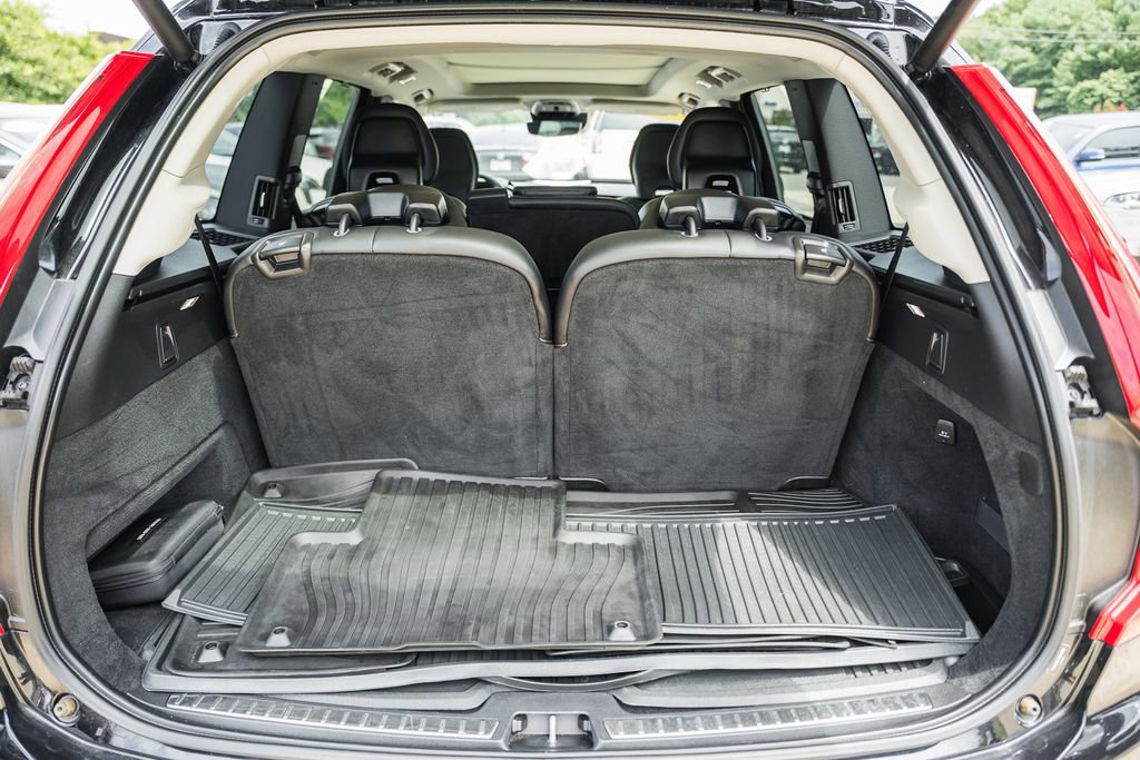 Used 2022 Volvo XC90 T6 Inscription w/ Climate Package image 9