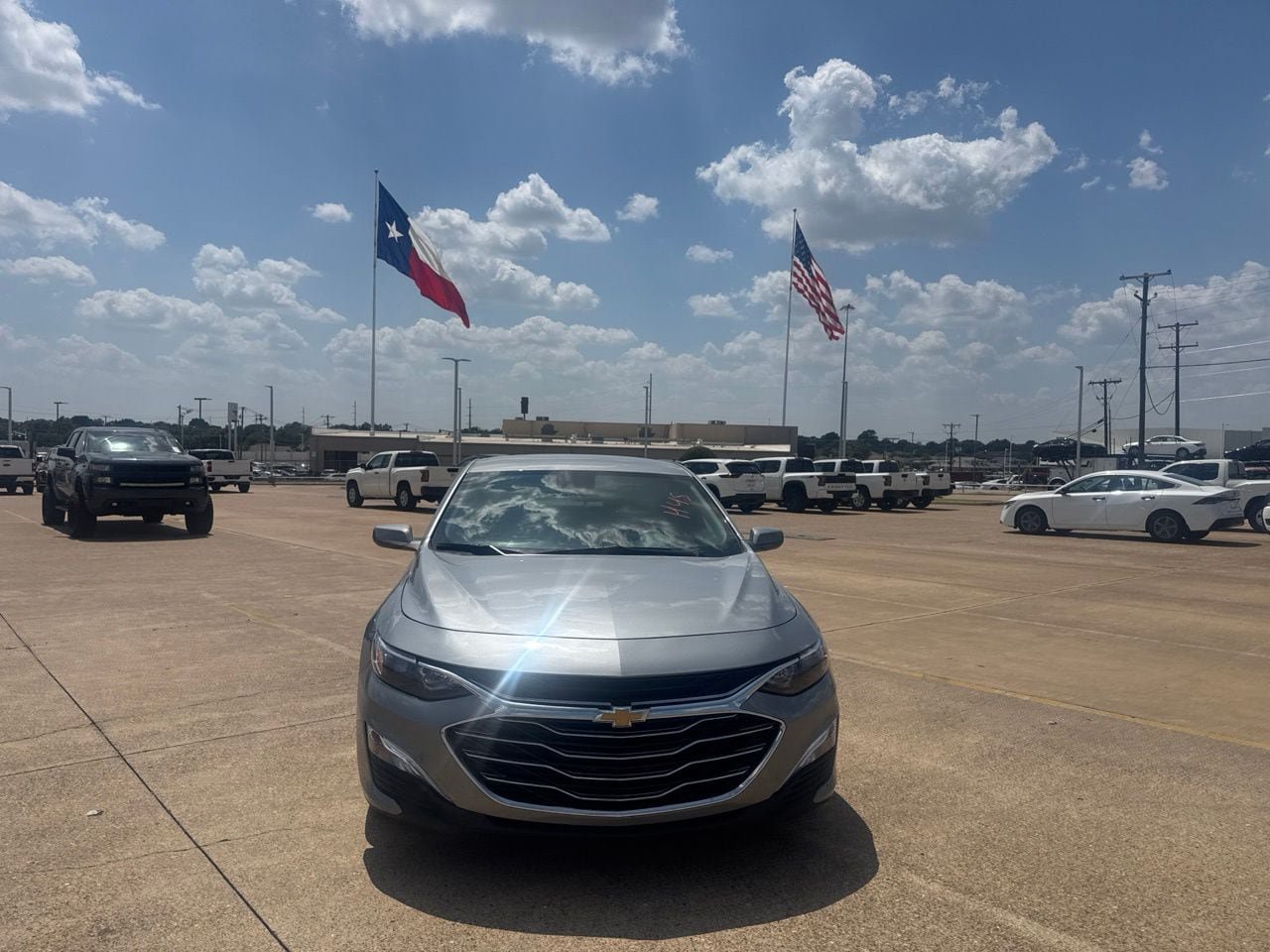 Used 2025 Chevrolet Malibu LS FWD image 4
