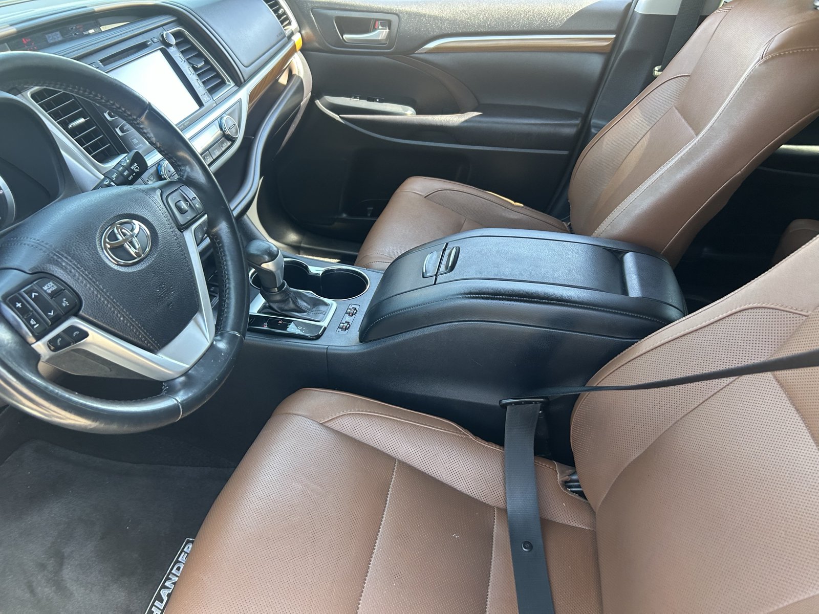 Used 2017 Toyota Highlander Limited FWD image 29