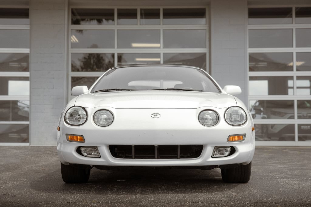 Used 1999 Toyota Celica GT w/ Upgrade Value Pkg FWD image 3