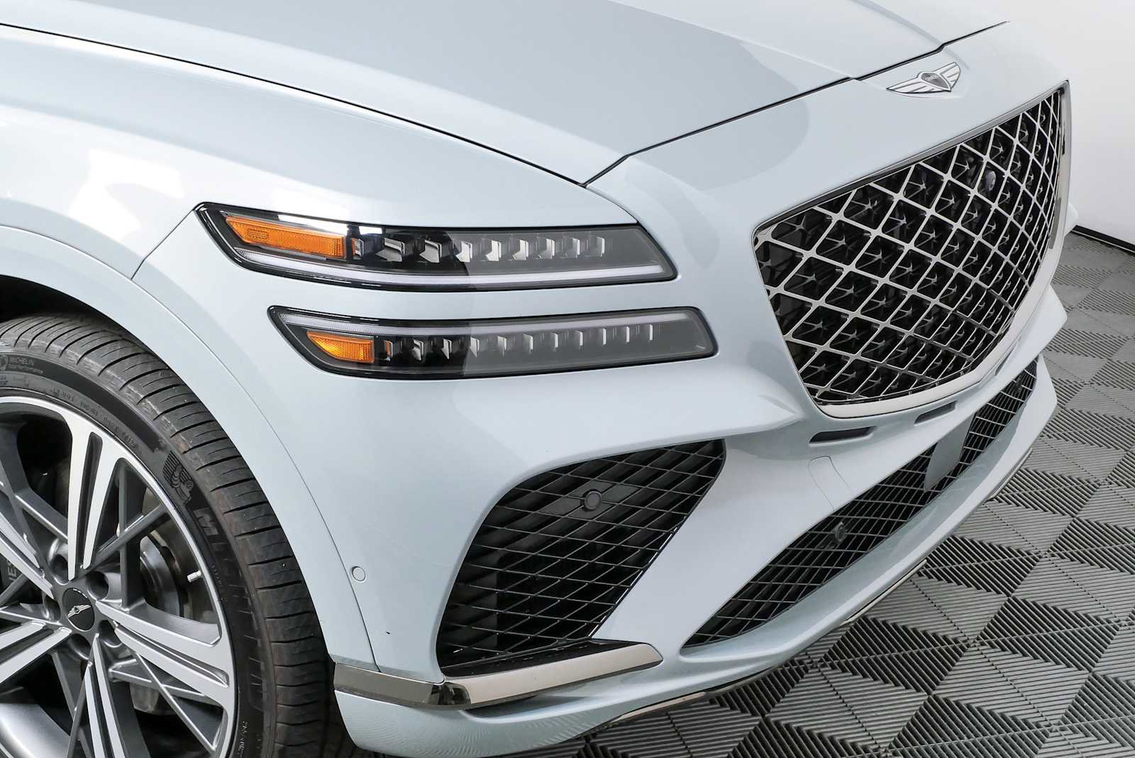 Used 2025 Genesis GV80 3.5T e-SC AWD/4WD image 37