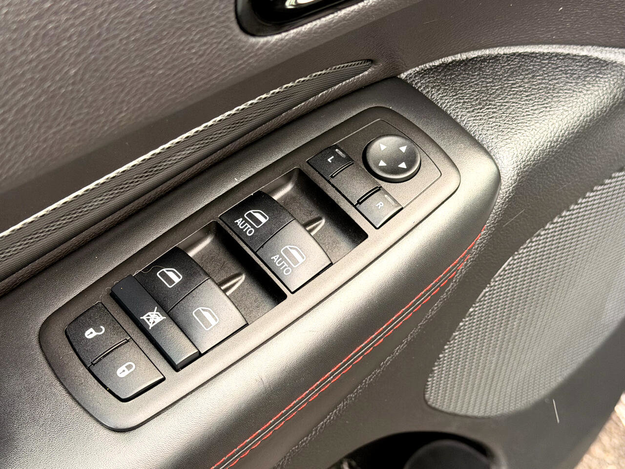 Used 2025 Dodge Durango R/T image 11