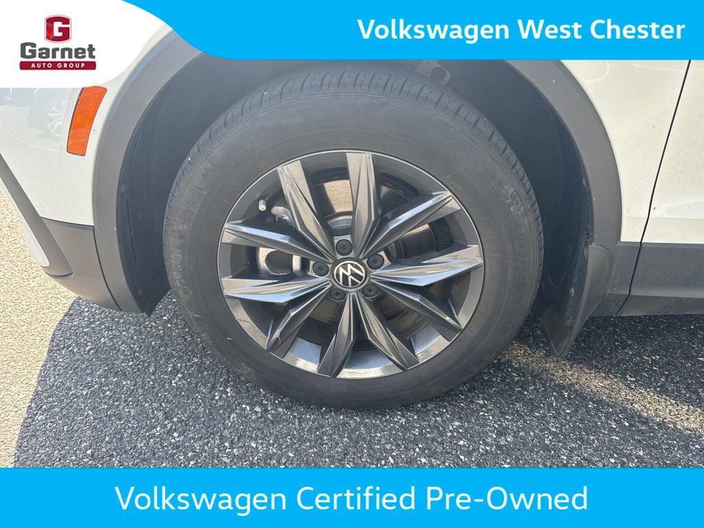 Certified 2023 Volkswagen Tiguan SE w/ Panoramic Sunroof Package AWD/4WD image 14