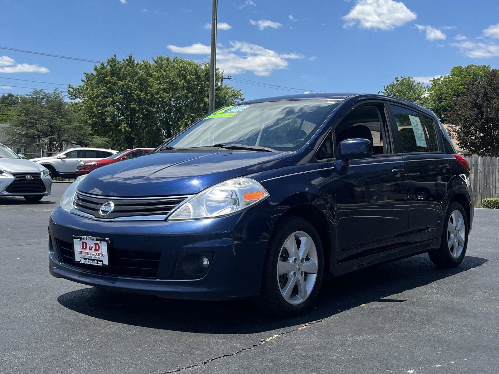 Used 2012 Nissan Versa Hatchback w/ SL Navigation Pkg FWD image 4