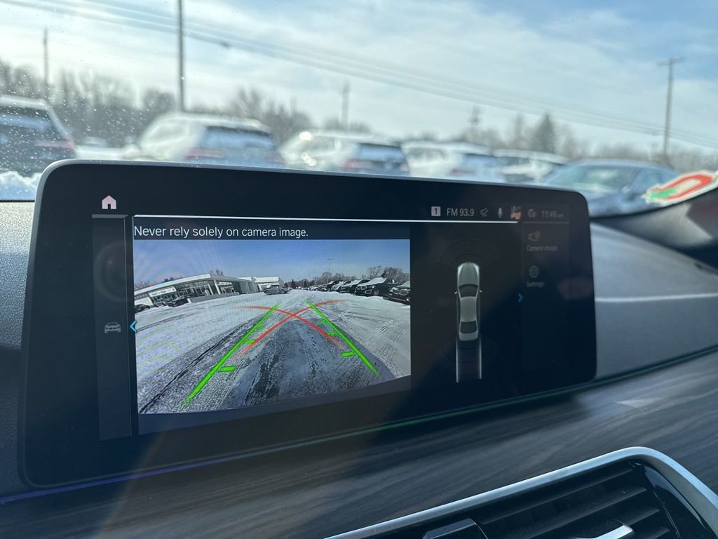 Used 2023 BMW 530e xDrive w/ Premium Package image 17