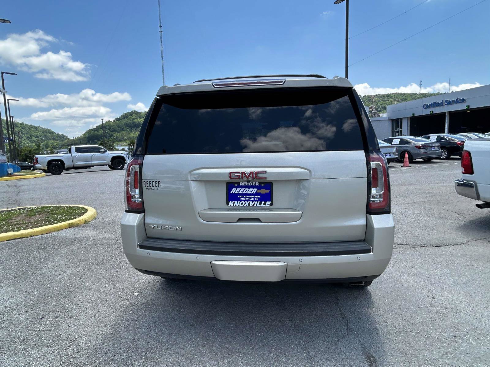 Used 2016 GMC Yukon SLT w/ Open Road Package RWD image 4