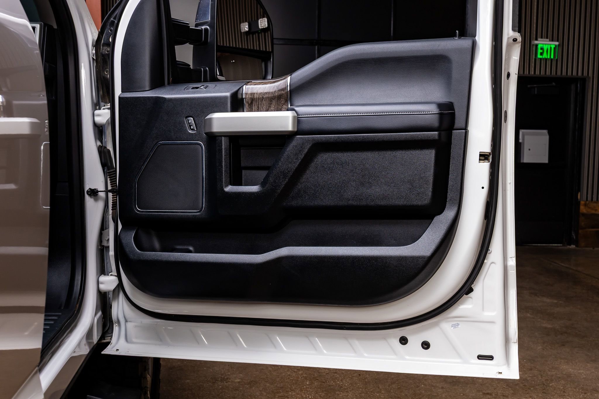 Used 2019 Ford F250 Lariat w/ Lariat Ultimate Package image 36