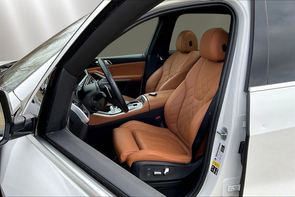 Used 2023 BMW X5 xDrive40i w/ Parking Assistance Package image 21