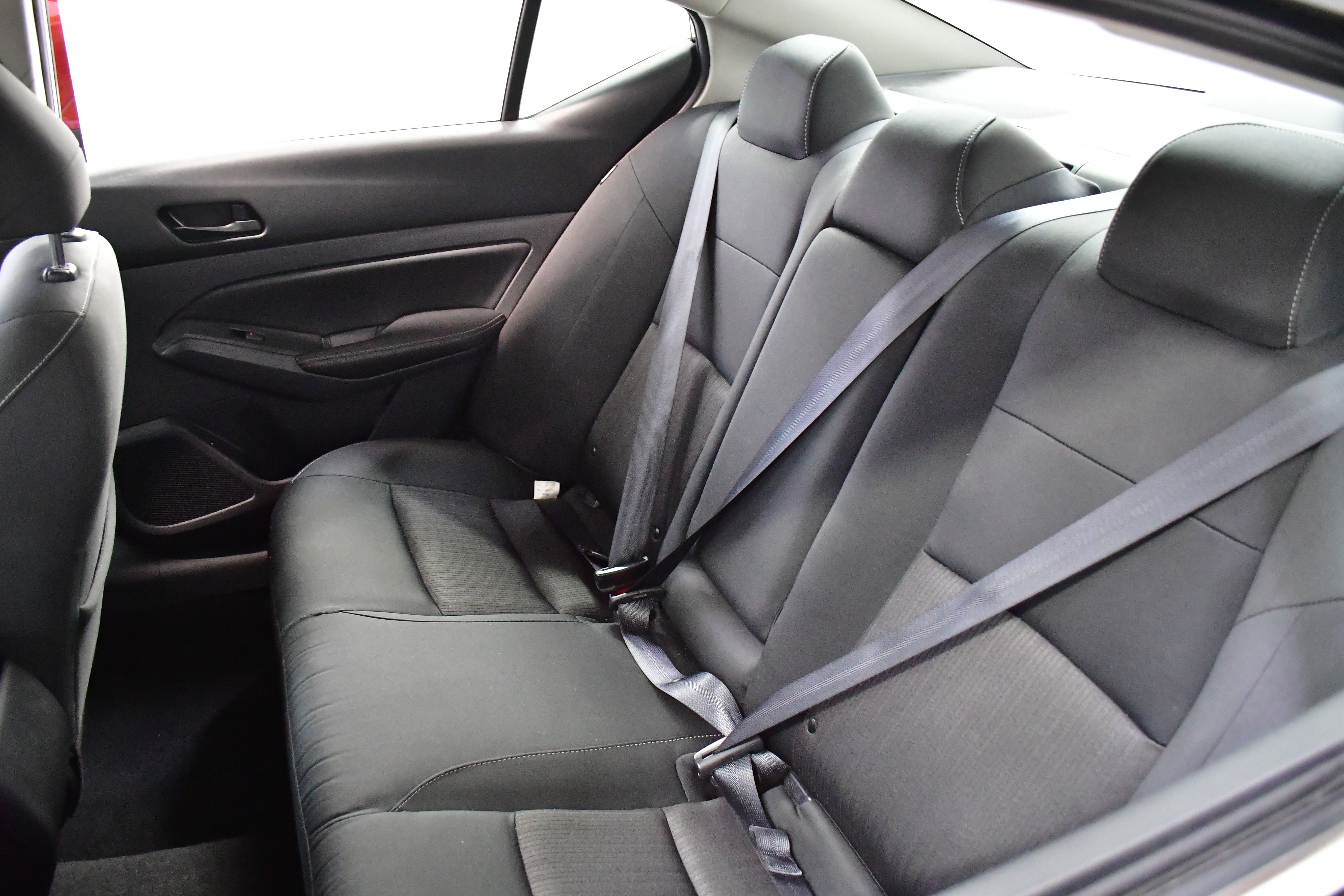 Used 2025 Nissan Altima 2.5 SV FWD image 10