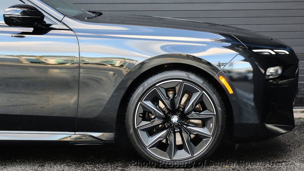 Used 2023 BMW 740i w/ Parking Assistance Package image 14