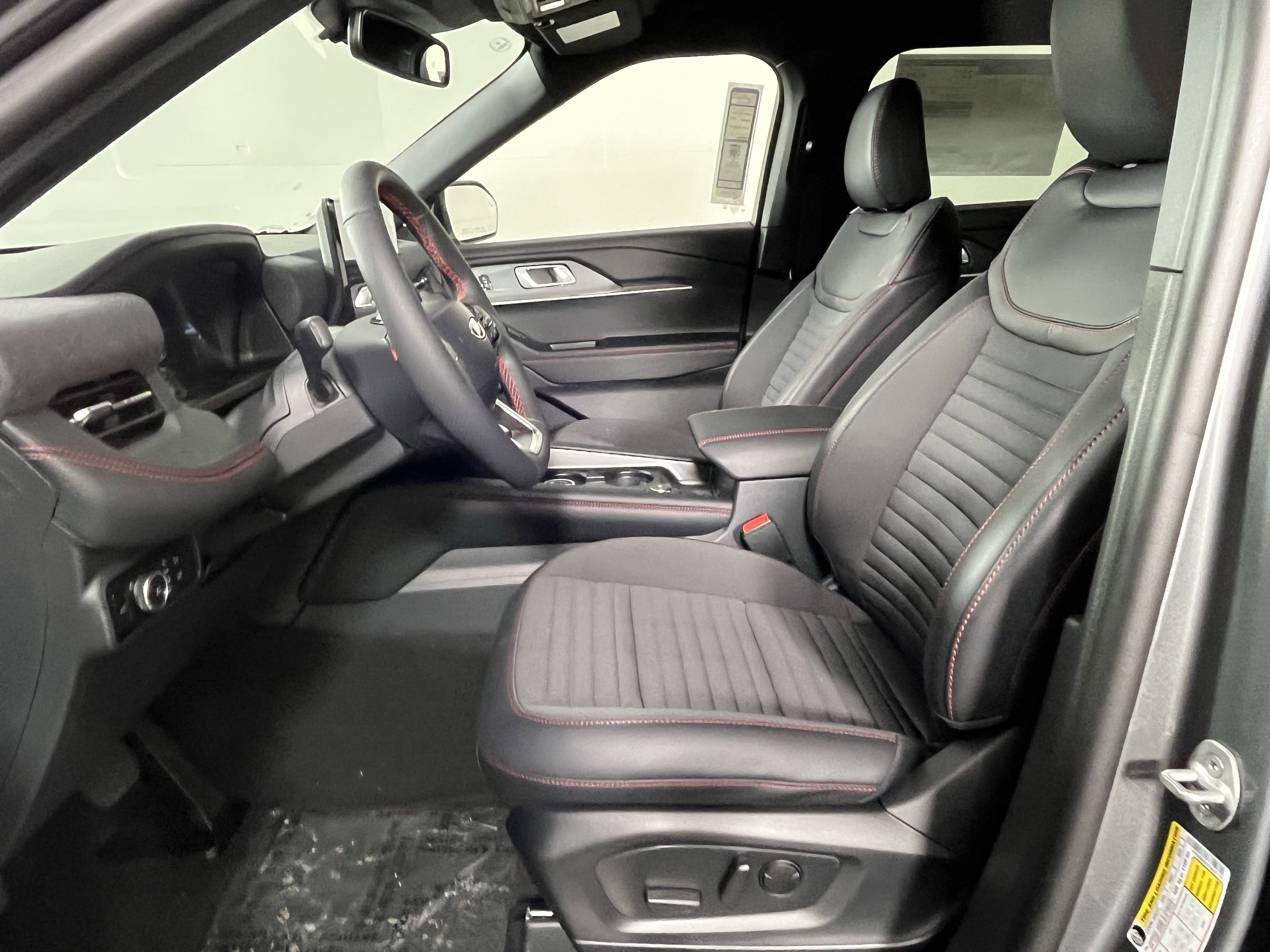 New 2026 Ford Explorer ST-Line w/ ST-Line Street Pack image 10