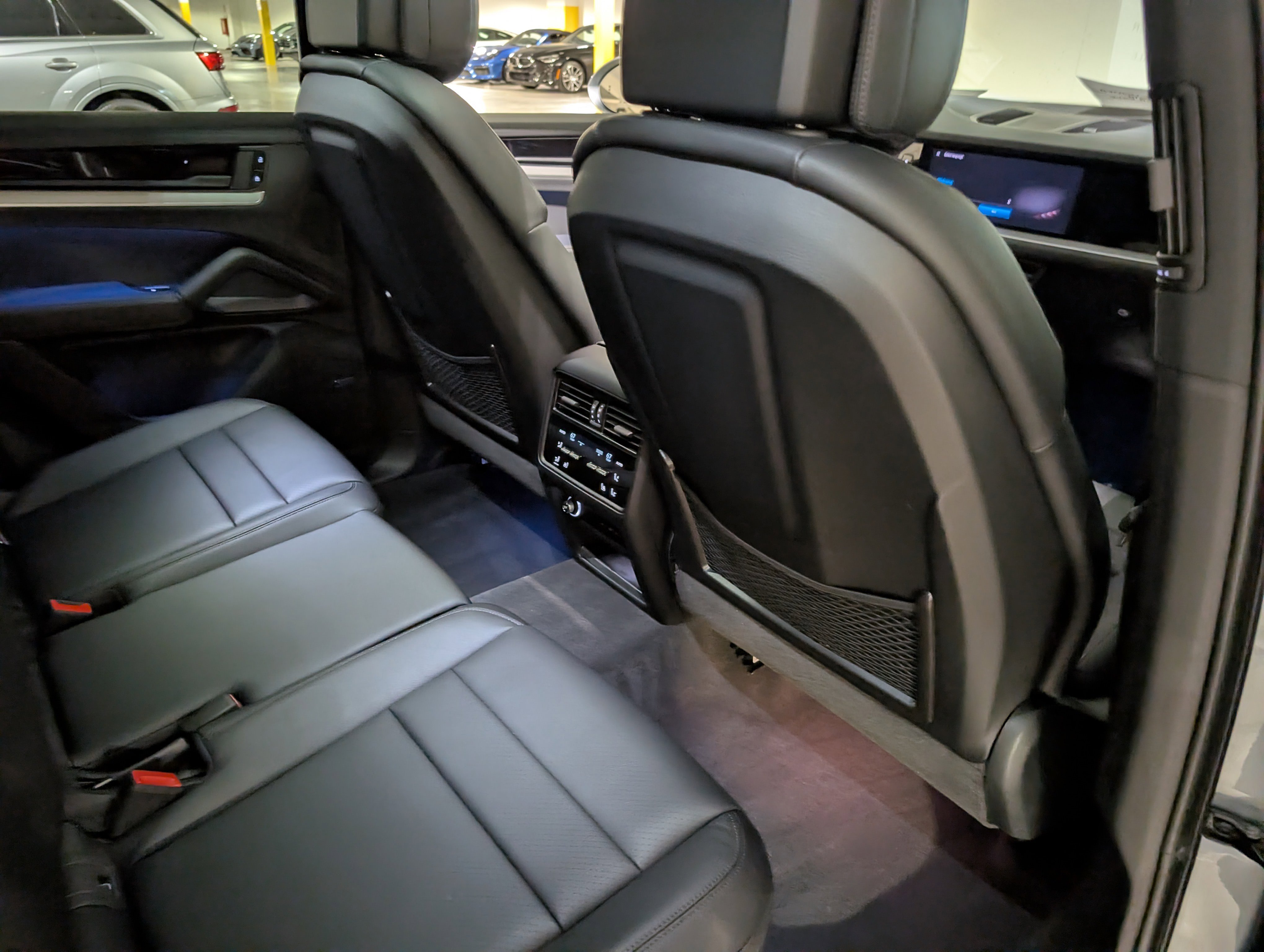Certified 2025 Porsche Cayenne AWD/4WD image 25