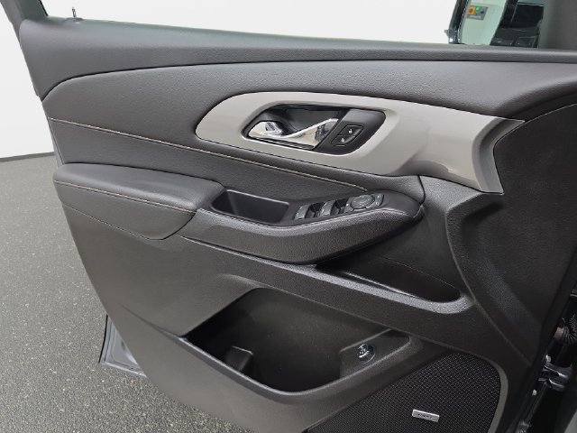 Used 2020 Chevrolet Traverse RS w/ LPO, Floor Liner Package AWD/4WD image 27