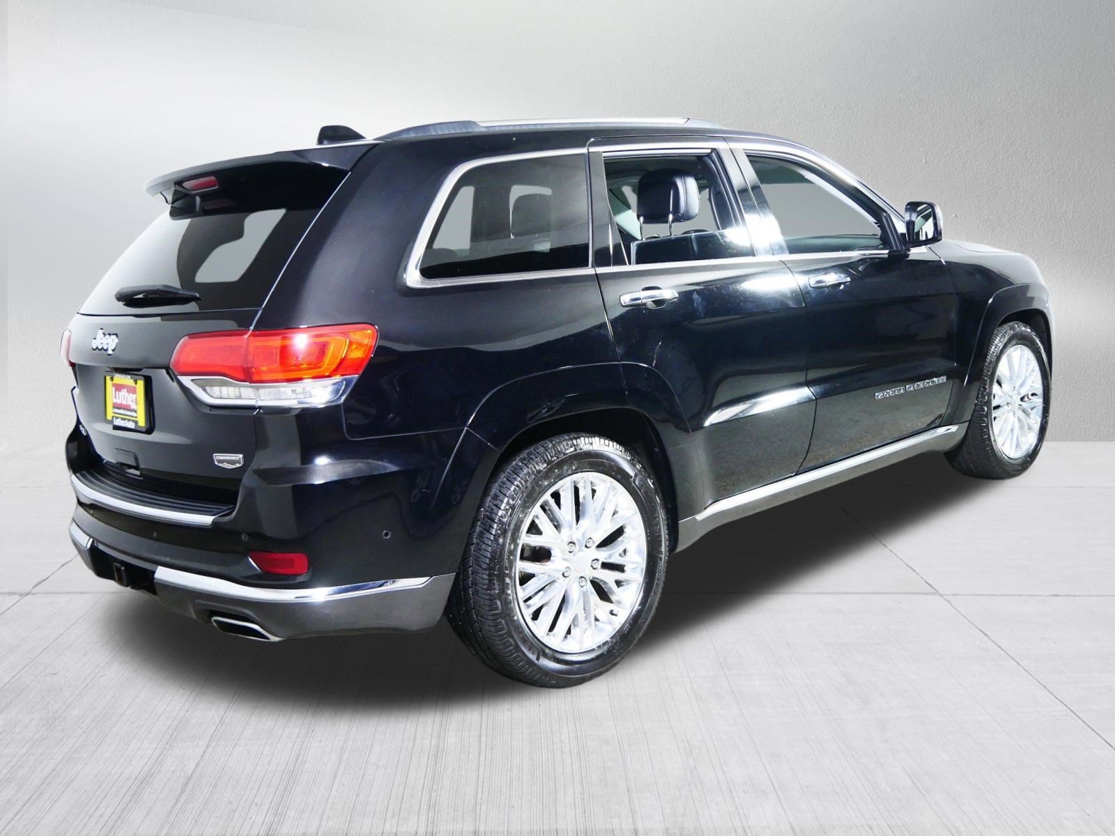 Used 2017 Jeep Grand Cherokee Summit AWD/4WD image 7
