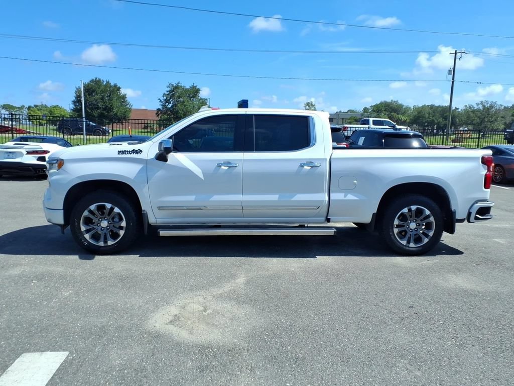 Used 2024 Chevrolet Silverado 1500 High Country w/ Technology Package AWD/4WD image 4