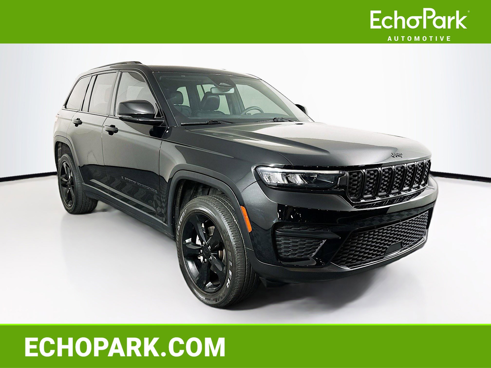 Used 2023 Jeep Grand Cherokee Altitude AWD/4WD image 1