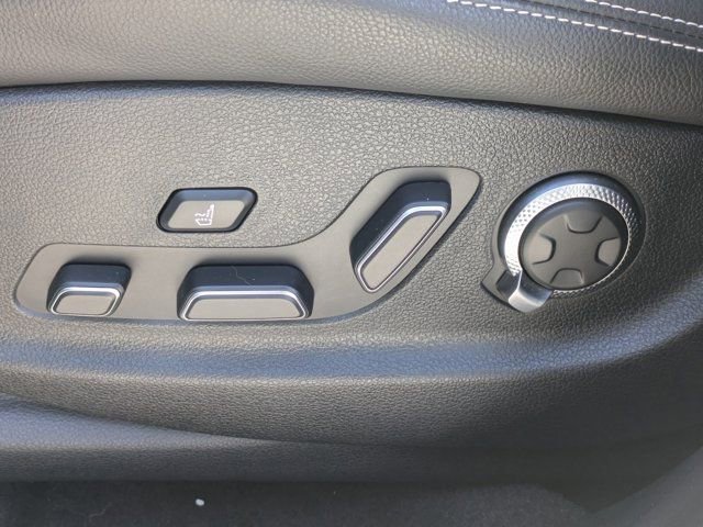 Used 2025 Genesis Electrified GV70 Advanced image 18