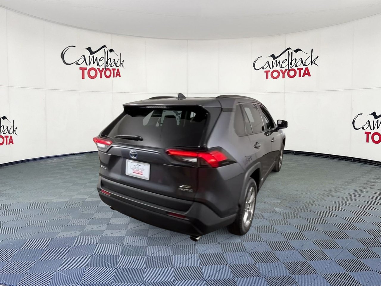 Used 2021 Toyota RAV4 XLE Premium AWD/4WD image 9