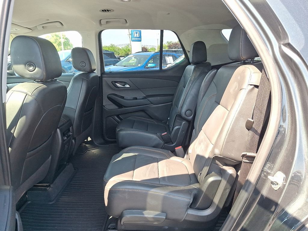 Used 2021 Chevrolet Traverse LT w/ LPO, Blackout Package AWD/4WD image 10