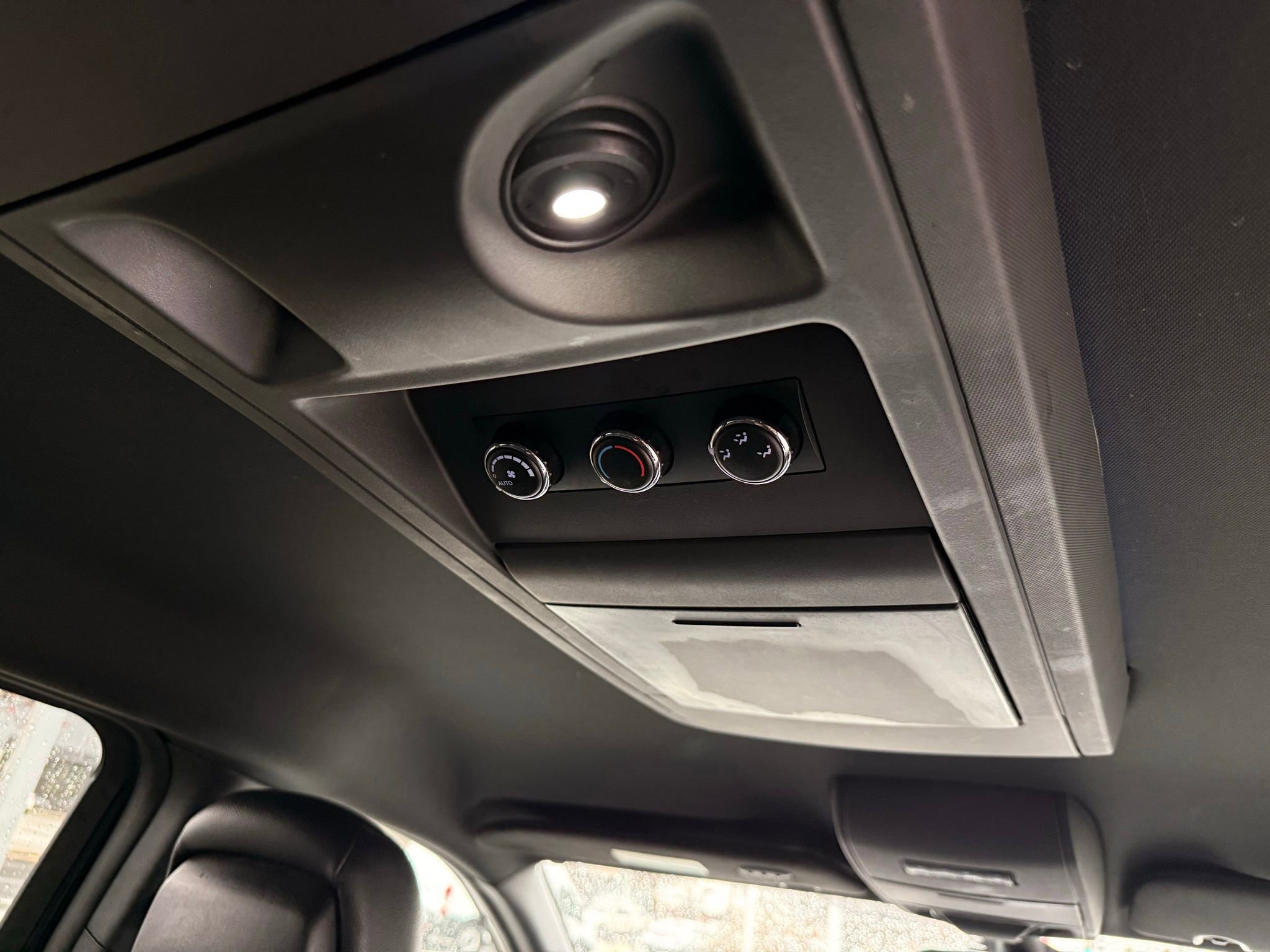 Used 2018 Dodge Grand Caravan GT image 23