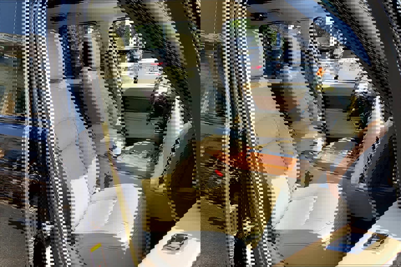 Used 2019 Land Rover Range Rover Supercharged image 7