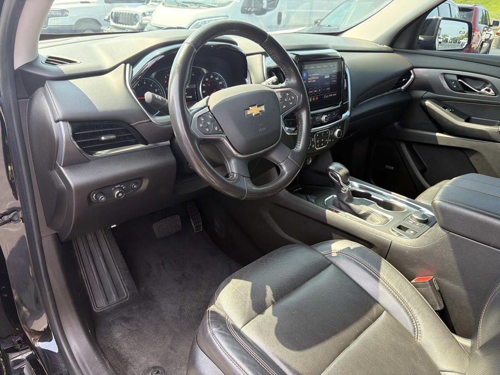 Used 2021 Chevrolet Traverse Premier w/ Redline Edition FWD image 26