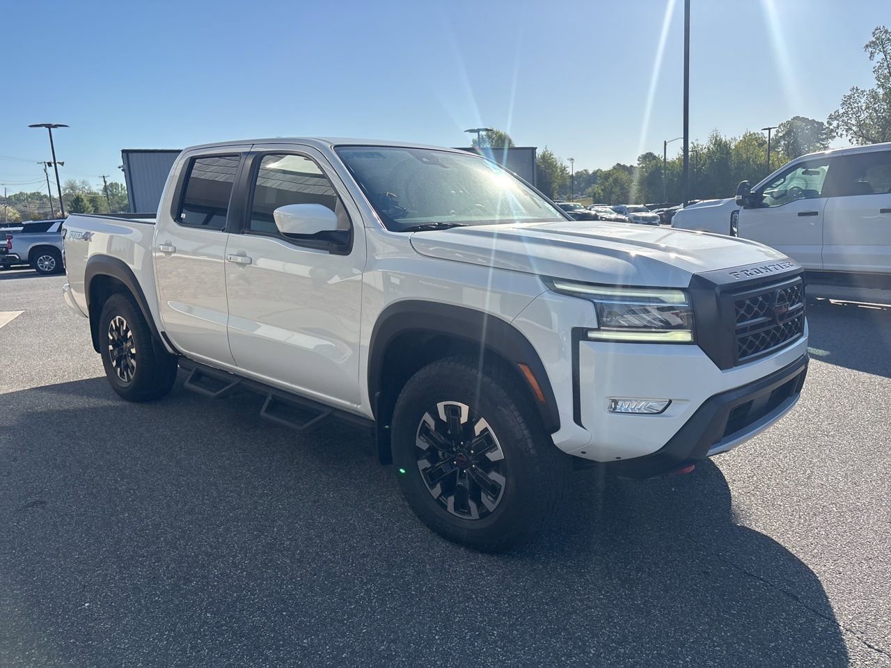 Used 2024 Nissan Frontier PRO-4X w/ Technology Package image 9